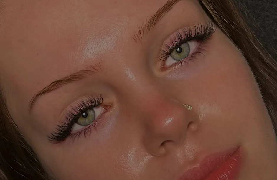 eye lash extensions